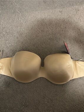 Maidenform Seamless Strapless Adhesive Bra in Nude